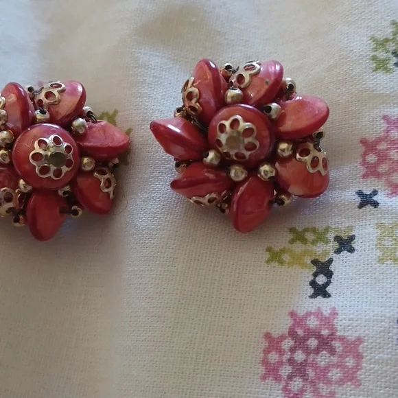 Vintage Hong Kong Red And Gold Earrings - Picture 2 of 7